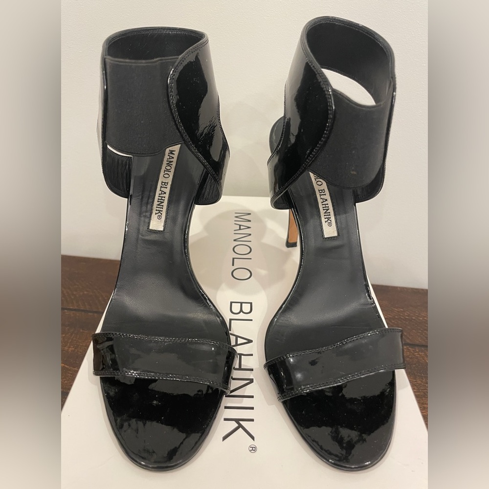 Manolo Blahnik Crepe Black heels in size 6.5/36.5, bought from Barney’s NY